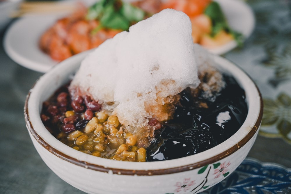 高雄美濃花海彩繪大地 賞花逛新春文創市集 ,阿弟牯阿妹妹、摩艾、凌波仙子、夢迴伯公 美拍景點,客家小炒、水磨豆花 美味私房,探訪藏金天目釉技藝 陶木漆藝術手作工坊! - 第31張圖 高雄美濃花海彩繪大地 賞花逛新春文創市集 ,阿弟牯阿妹妹、摩艾、凌波仙子、夢迴伯公 美拍景點,客家小炒、水磨豆花 美味私房,探訪藏金天目釉技藝 陶木漆藝術手作工坊!