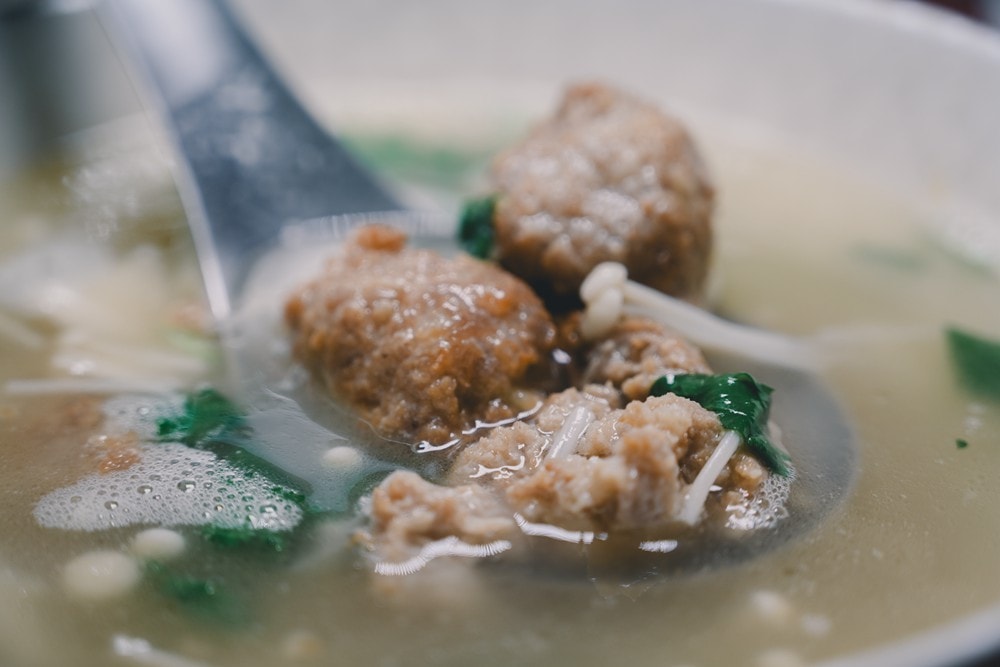 高雄美濃花海彩繪大地 賞花逛新春文創市集 ,阿弟牯阿妹妹、摩艾、凌波仙子、夢迴伯公 美拍景點,客家小炒、水磨豆花 美味私房,探訪藏金天目釉技藝 陶木漆藝術手作工坊! - 第75張圖 高雄美濃花海彩繪大地 賞花逛新春文創市集 ,阿弟牯阿妹妹、摩艾、凌波仙子、夢迴伯公 美拍景點,客家小炒、水磨豆花 美味私房,探訪藏金天目釉技藝 陶木漆藝術手作工坊!