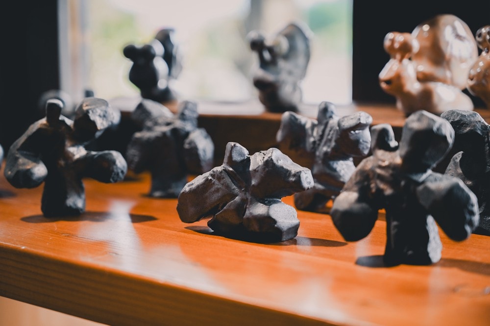 高雄美濃花海彩繪大地 賞花逛新春文創市集 ,阿弟牯阿妹妹、摩艾、凌波仙子、夢迴伯公 美拍景點,客家小炒、水磨豆花 美味私房,探訪藏金天目釉技藝 陶木漆藝術手作工坊! - 第58張圖 高雄美濃花海彩繪大地 賞花逛新春文創市集 ,阿弟牯阿妹妹、摩艾、凌波仙子、夢迴伯公 美拍景點,客家小炒、水磨豆花 美味私房,探訪藏金天目釉技藝 陶木漆藝術手作工坊!