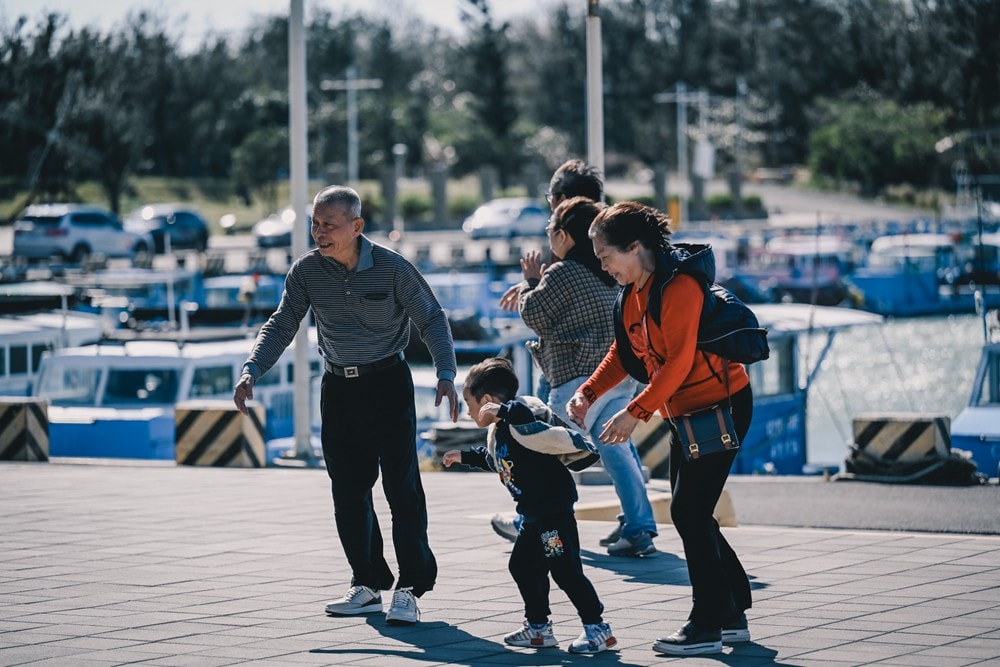 屏東車城一日遊 | 海口看海美術館吹落山風，四重溪悠客馬場騎馬趣，孩子們的戶外旅行體驗!
