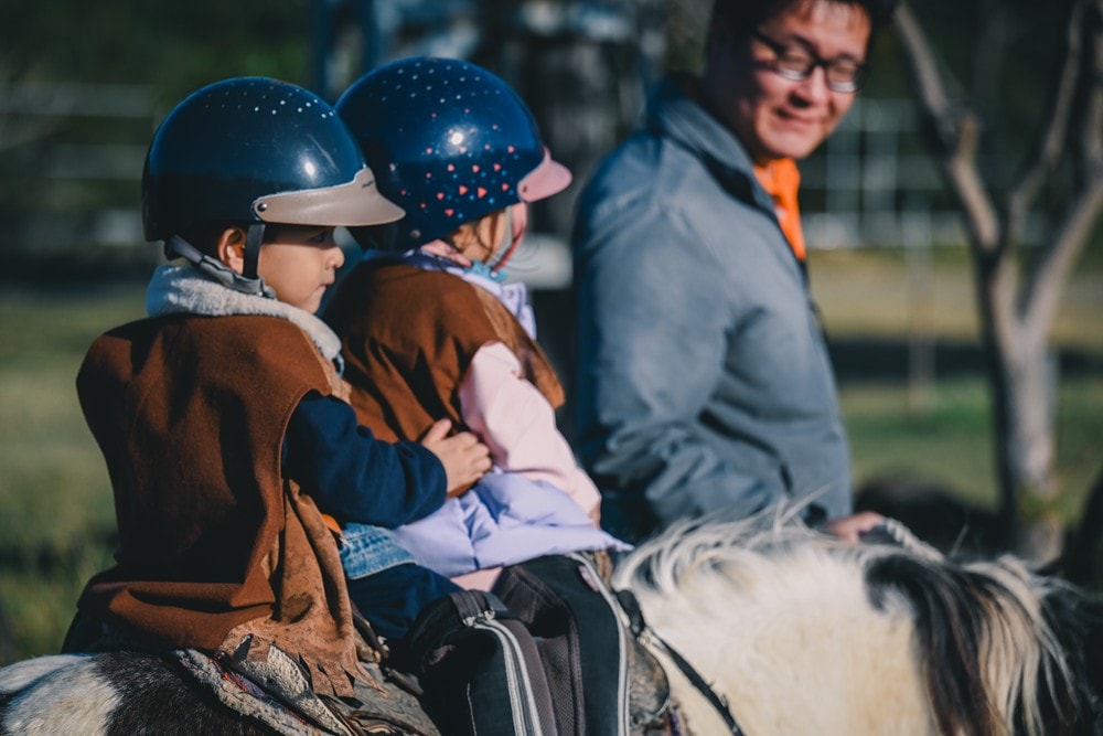 屏東車城一日遊 | 海口看海美術館吹落山風，四重溪悠客馬場騎馬趣，孩子們的戶外旅行體驗!