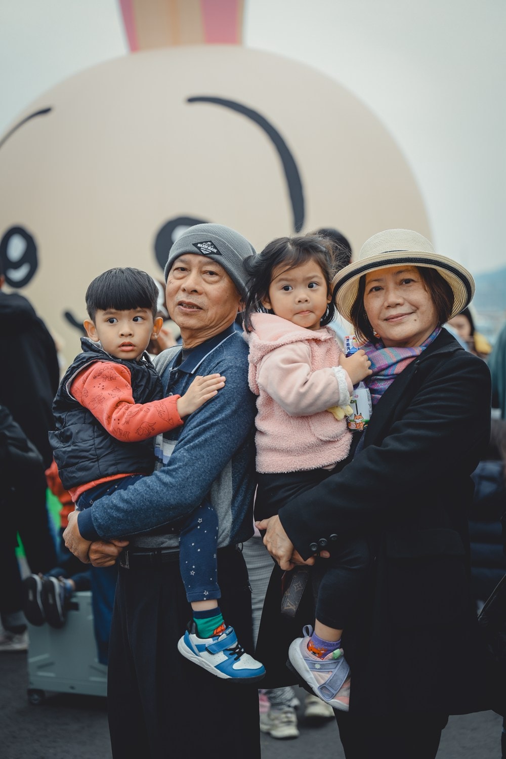 2025高雄冬日遊樂園，那年我們一起追的吉伊卡哇~烏薩其~小八，夜裡漫遊巴黎搭了N次!