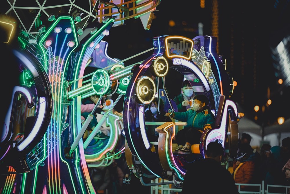 2025高雄冬日遊樂園，那年我們一起追的吉伊卡哇~烏薩其~小八，夜裡漫遊巴黎搭了N次!