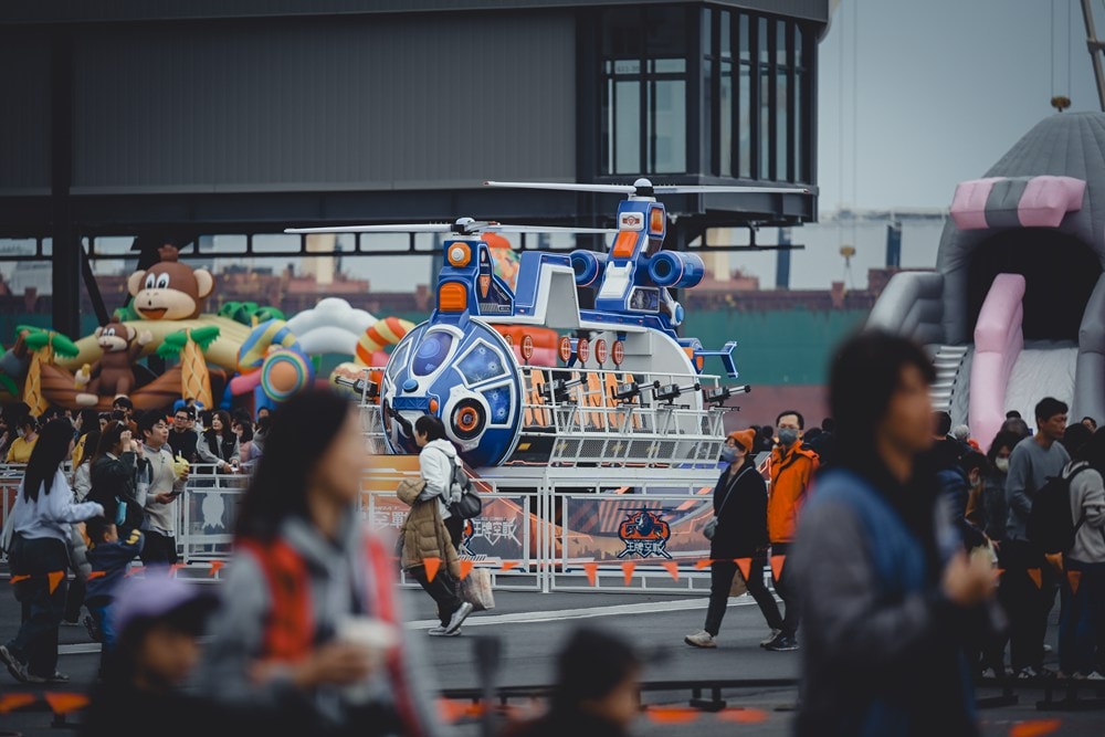 2025高雄冬日遊樂園，那年我們一起追的吉伊卡哇~烏薩其~小八，夜裡漫遊巴黎搭了N次!