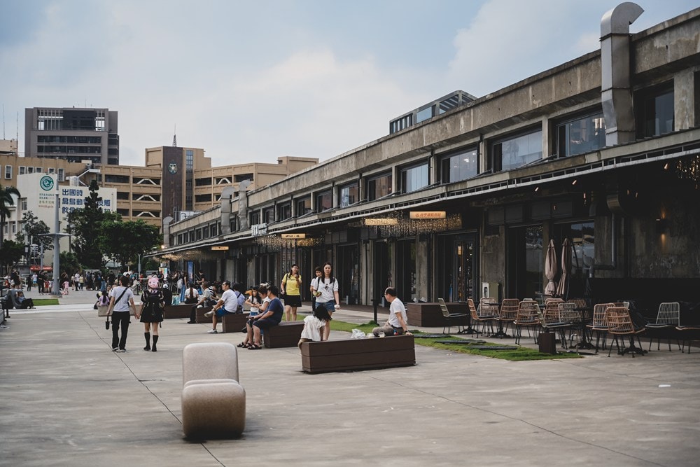 高雄港邊吹起南風BLUES,來去棧貳庫 KW2,療癒慢活在棧貳沐居Hostel、沐光茶庵、倉庫美食與夏日藍調音樂中。 - 第4張圖 高雄港邊吹起南風BLUES,來去棧貳庫 KW2,療癒慢活在棧貳沐居Hostel、沐光茶庵、倉庫美食與夏日藍調音樂中。