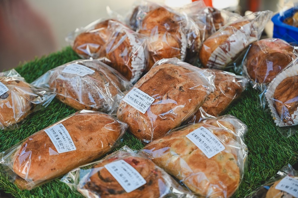 高雄週末&連續假日 免費親子水樂園！茂林SPA Line 山谷水樂園｜泡溫泉、10米超大型泳池、部落文化巡禮、歌舞表演、山水市集美食一次滿足!