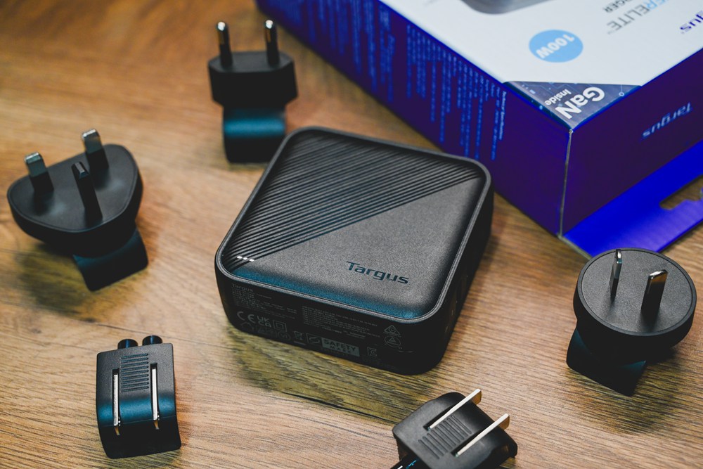 【開箱實測】Targus Powerful 100W 氮化鎵 GaN 充電器 APA109|影像創作者的多設備快充神器 - 第3張圖 【開箱實測】Targus Powerful 100W 氮化鎵 GaN 充電器 APA109|影像創作者的多設備快充神器