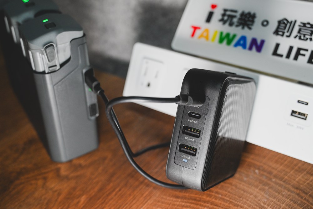 【開箱實測】Targus Powerful 100W 氮化鎵 GaN 充電器 APA109|影像創作者的多設備快充神器 - 第10張圖 【開箱實測】Targus Powerful 100W 氮化鎵 GaN 充電器 APA109|影像創作者的多設備快充神器