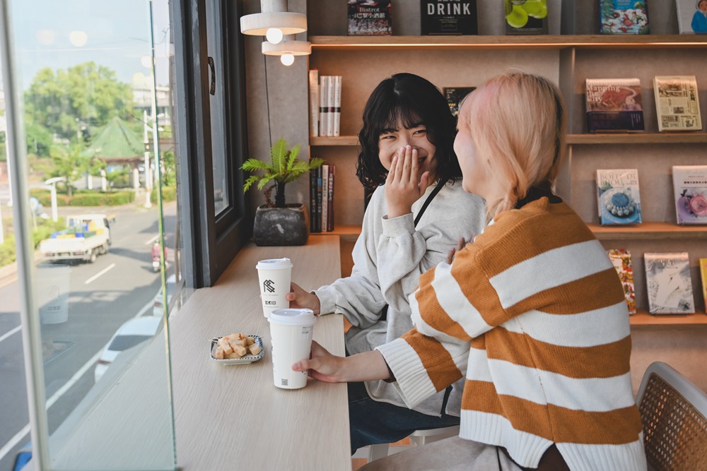 東港&大鵬灣|冬日小旅行 建議行程,在海口城鎮中,感受東港的人文、海味與自然之美! - 第3張圖 東港&大鵬灣|冬日小旅行 建議行程,在海口城鎮中,感受東港的人文、海味與自然之美!