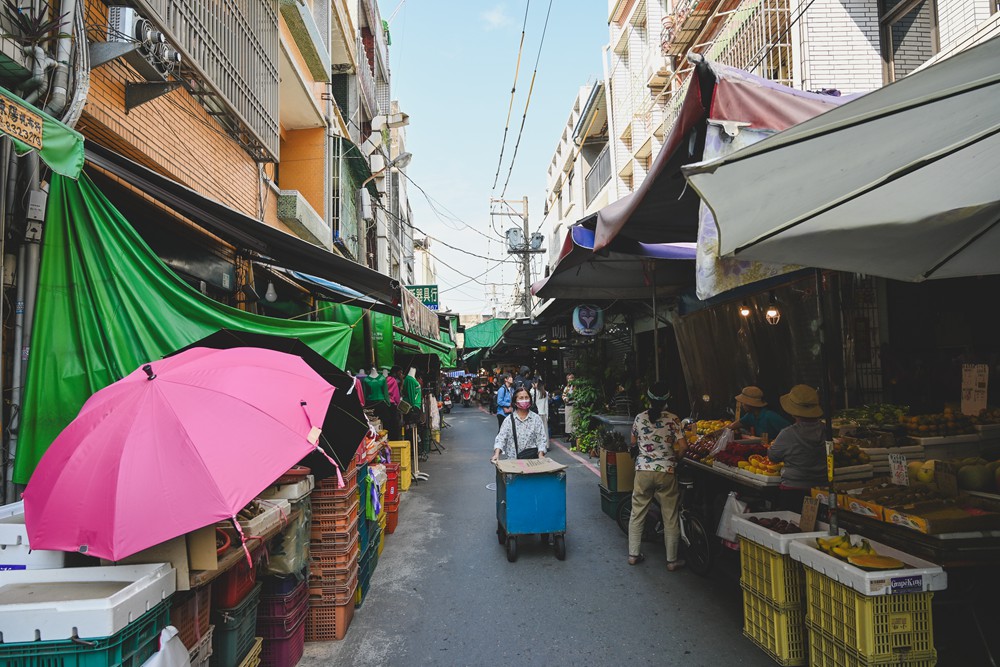 東港&大鵬灣|冬日小旅行 建議行程,在海口城鎮中,感受東港的人文、海味與自然之美! - 第25張圖 東港&大鵬灣|冬日小旅行 建議行程,在海口城鎮中,感受東港的人文、海味與自然之美!