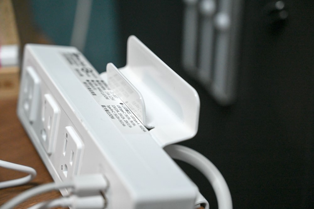 FUNTE 升降桌周邊配件推薦|夾式洞洞板收納組 隔板/收納,桌上型延長線-3插 USB+Type C 充電不再煩惱,工作室桌面大升級! - 第18張圖 FUNTE 升降桌周邊配件推薦|夾式洞洞板收納組 隔板/收納,桌上型延長線-3插 USB+Type C 充電不再煩惱,工作室桌面大升級!