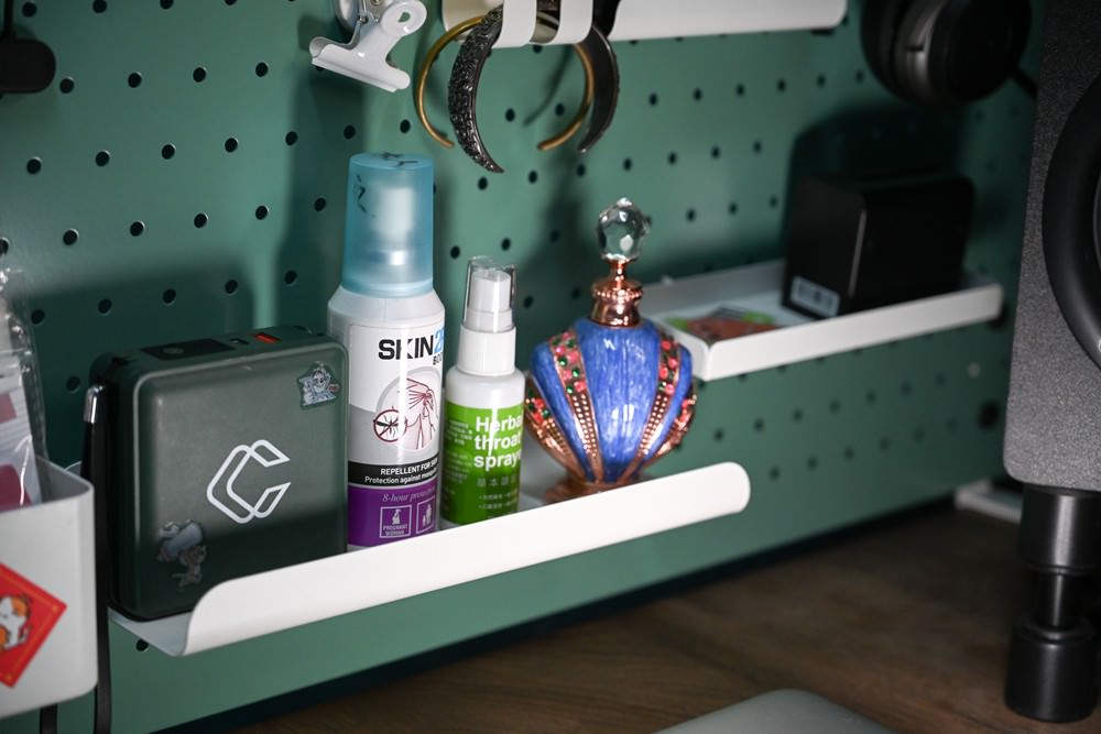 FUNTE 升降桌周邊配件推薦|夾式洞洞板收納組 隔板/收納,桌上型延長線-3插 USB+Type C 充電不再煩惱,工作室桌面大升級! - 第8張圖 FUNTE 升降桌周邊配件推薦|夾式洞洞板收納組 隔板/收納,桌上型延長線-3插 USB+Type C 充電不再煩惱,工作室桌面大升級!