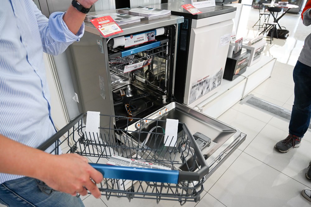 高雄LG家電特賣會 春節前夕搶優惠! 優惠最低下殺4折，LG一級變頻冰箱/冷氣、Washtower洗乾衣機、OLED電視，可以路過，但千萬別錯過!