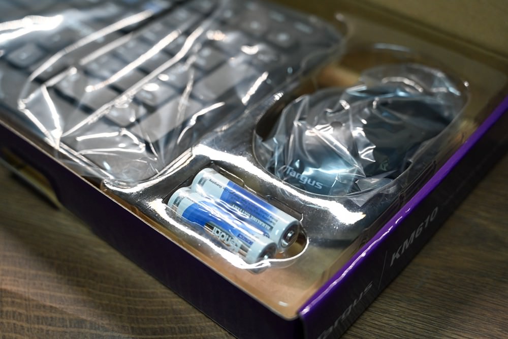 無線鍵盤滑鼠推薦｜Targus AKM610 美國品牌高CP值 5 支援FN與音樂快捷功能 2.4GHz無線無線連接 三段式DPI調整