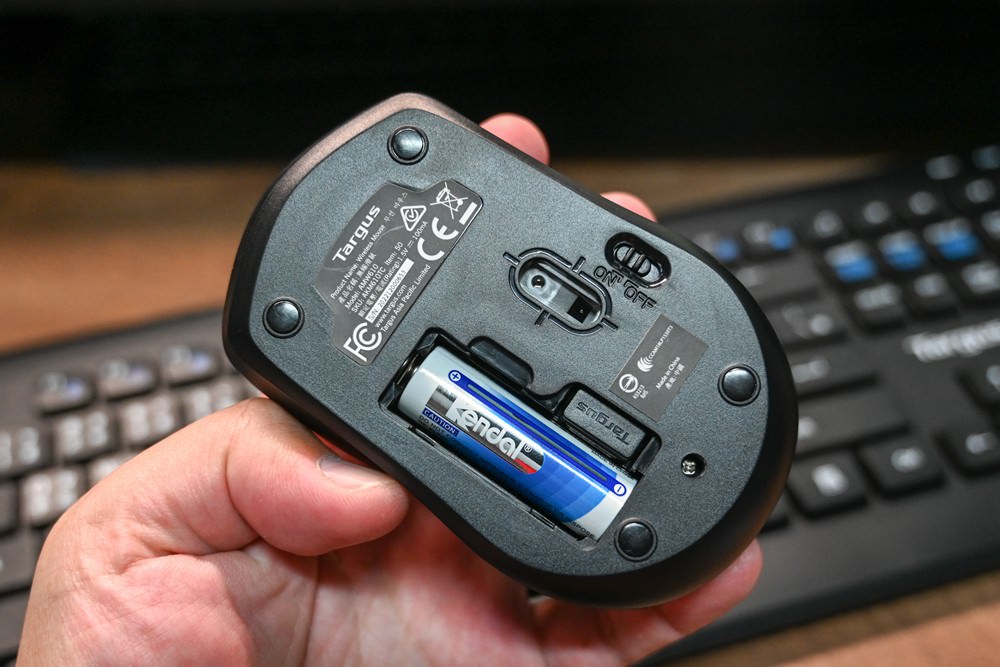 無線鍵盤滑鼠推薦｜Targus AKM610 美國品牌高CP值 5 支援FN與音樂快捷功能 2.4GHz無線無線連接 三段式DPI調整