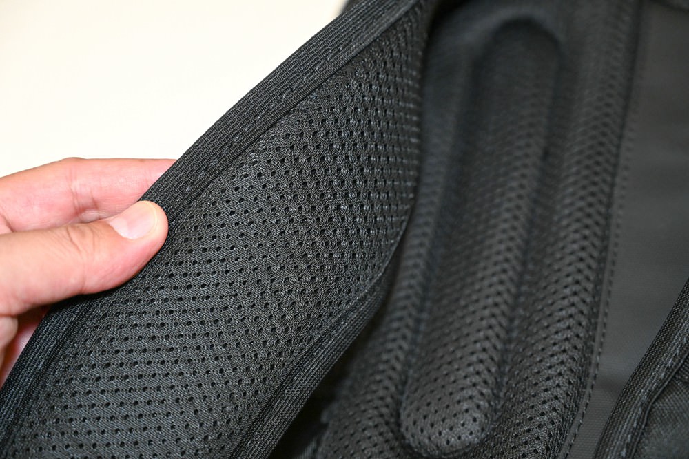 旅遊部落客推薦｜Targus 擴充式電腦後背包 15-16吋 Work+32L 旗艦款休閒包 登山健行/旅遊/商務 科技感多功能旅行包