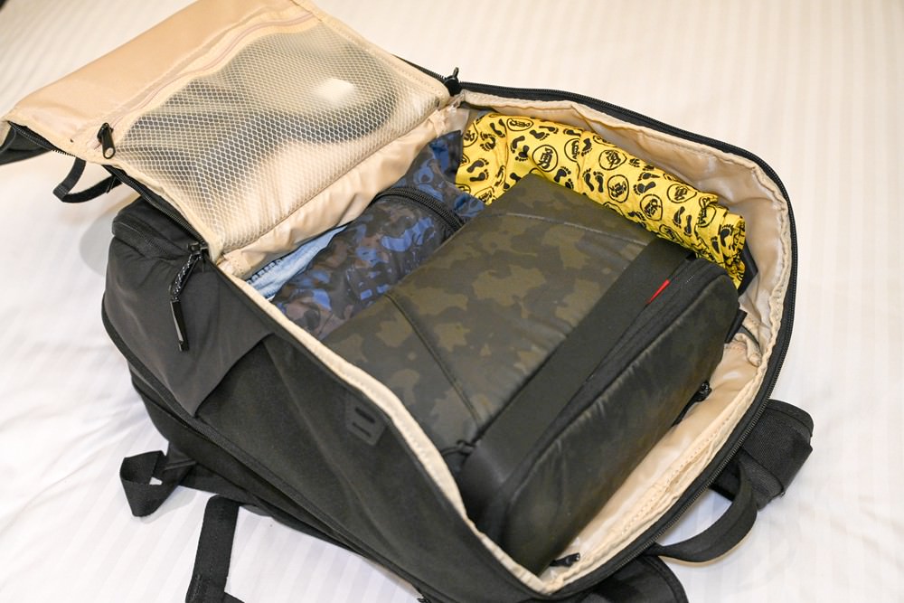 旅遊部落客推薦｜Targus 擴充式電腦後背包 15-16吋 Work+32L 旗艦款休閒包 登山健行/旅遊/商務 科技感多功能旅行包