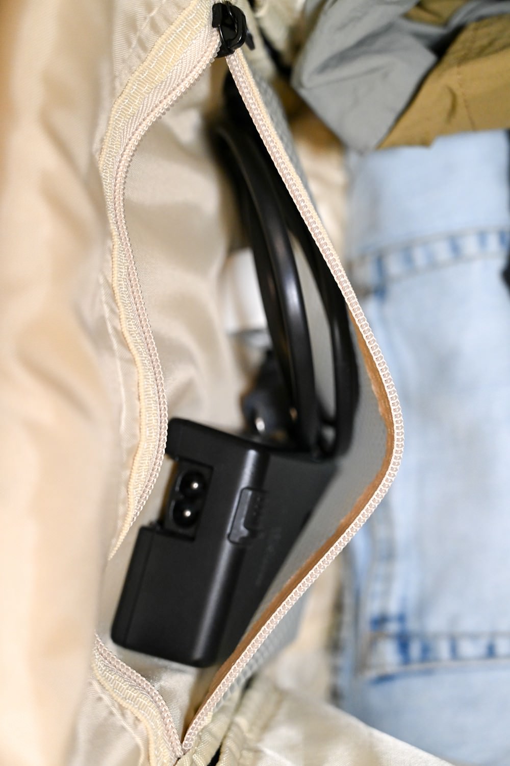 旅遊部落客推薦｜Targus 擴充式電腦後背包 15-16吋 Work+32L 旗艦款休閒包 登山健行/旅遊/商務 科技感多功能旅行包