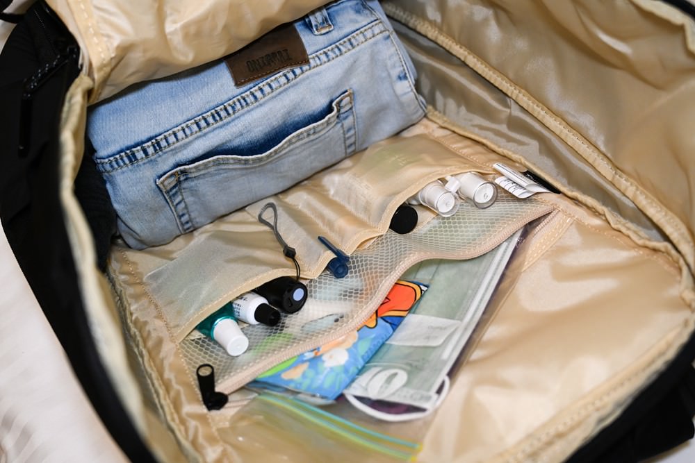 旅遊部落客推薦｜Targus 擴充式電腦後背包 15-16吋 Work+32L 旗艦款休閒包 登山健行/旅遊/商務 科技感多功能旅行包