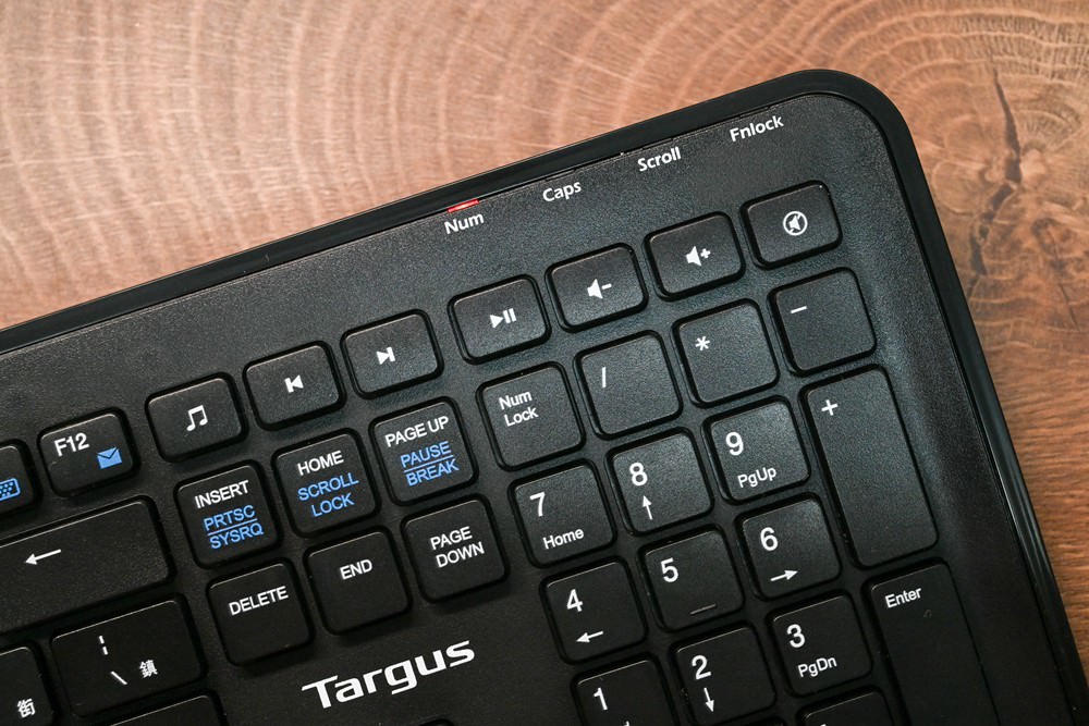 Targus 無線鍵盤滑鼠組 KM 610 17