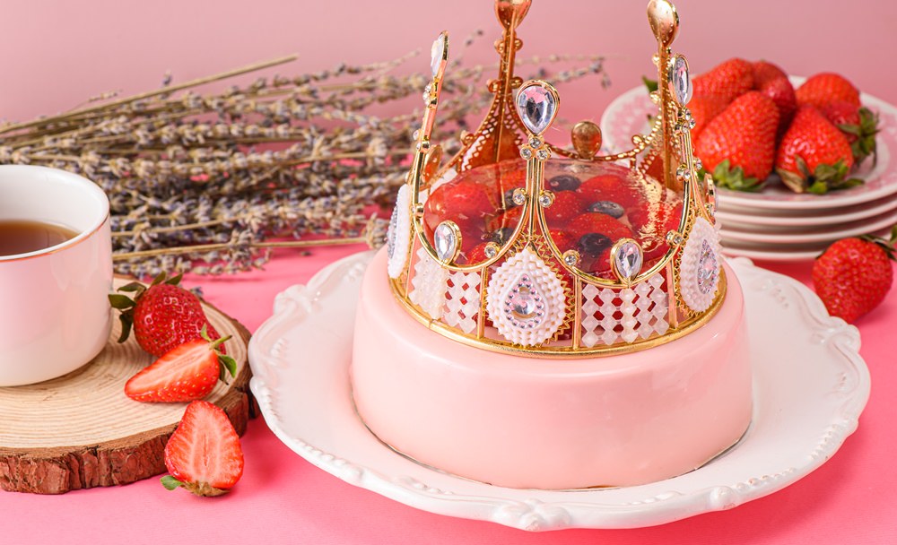 萊爾富販售法布甜草莓皇冠蛋糕 ，NT 1280 元